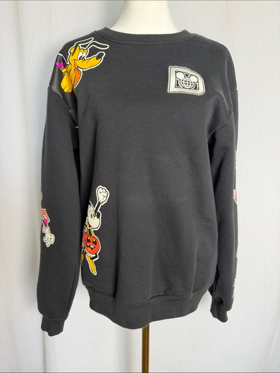 Disney Other - Disney Parks 2022 Halloween Trick or Treat Mickey and Friends Sweatshirt Size S